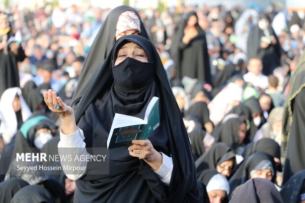 مراسم دعای عرفه در حرم مطهر رضوی