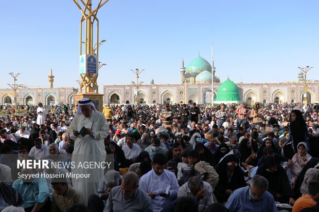 مراسم دعای عرفه در حرم مطهر رضوی