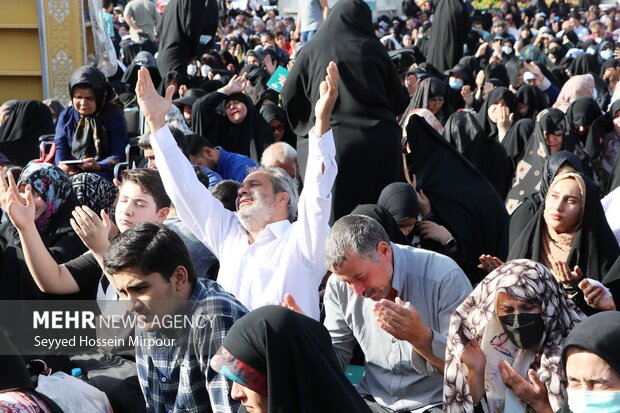 مراسم دعای عرفه در حرم مطهر رضوی