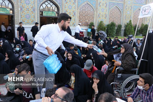 مراسم دعای عرفه در حرم مطهر رضوی