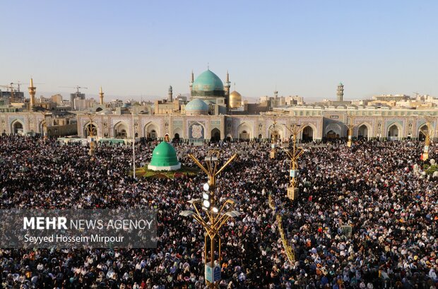 مراسم دعای عرفه در حرم مطهر رضوی