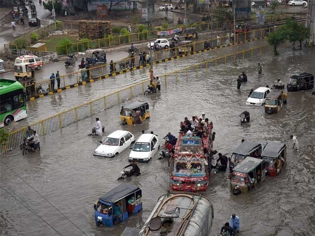 پاکستان کے صوبہ سندھ اور بلوچستان میں بارشوں کا 30 سالہ ریکارڈ ٹوٹ گیا