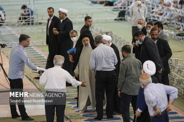 نماز عید سعید قربان به امامت حجت‌الاسلام محمدجواد حاج‌علی‌اکبری رئیس شورای سیاستگذاری ائمه جمعه و امام جمعه موقت تهران  صبح امروزیکشنبه ۱۹ تیر ۱۴۰۱ در مصلی امام خمینی (ره) تهران برگزار شد.