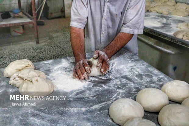 تعطیلی در کمین نانواییهای اصفهان / آزادپزی خواسته نانوایان است