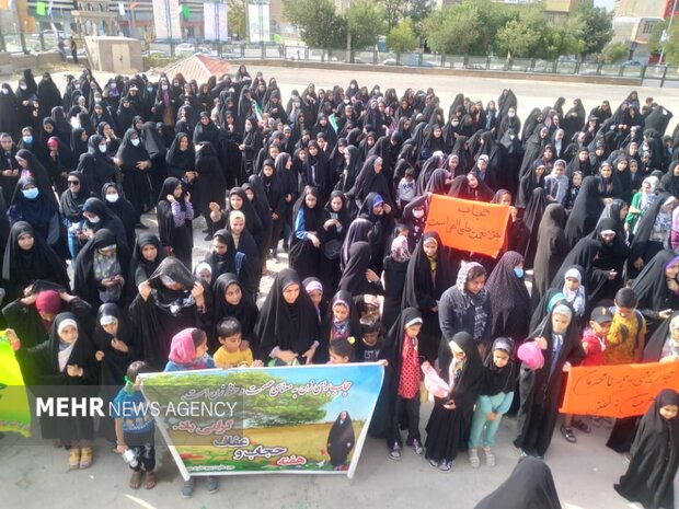 اجتماع بزرگ نسل امامزمانیها در راهپیمایی روز عفاف و حجاب فریدن