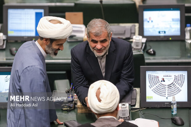 علی نیکزاد نماینده مردم اردبیل در صحن علنی مجلس شورای اسلامی حضور دارد