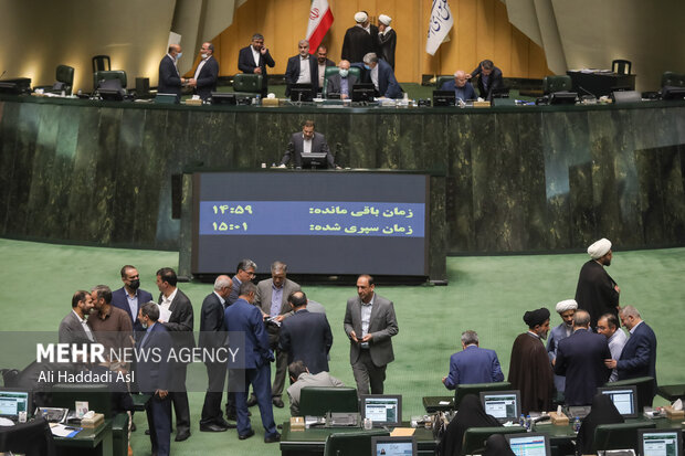 صحن علنی مجلس شورای اسلامی صبح روز سه شنبه 21 تیرماه برگزار شد و در آن به طرح سوال از سیدجواد ساداتی نژاد وزیر جهاد کشاورزی پرداخته شد