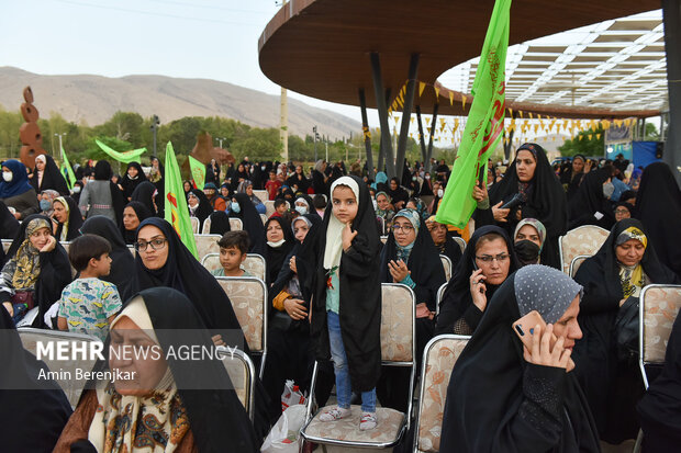 تجمع بزرگ بانوان زهرایی در شیراز