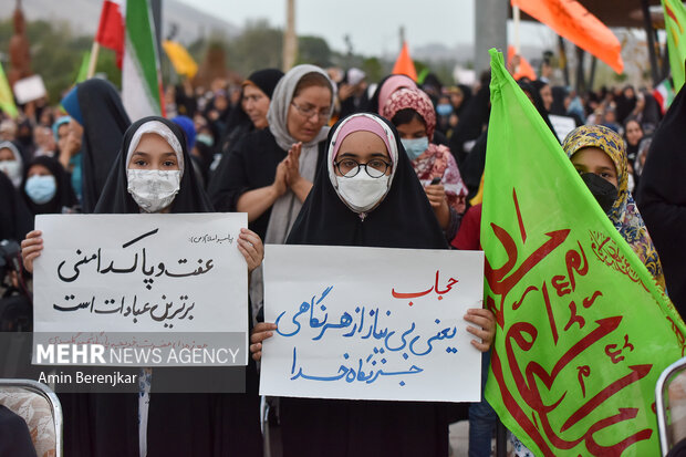 تجمع بزرگ بانوان زهرایی در شیراز