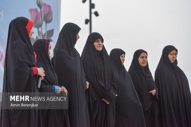 برگزاری تجمع بانوان در بیعت با انقلاب و رهبری