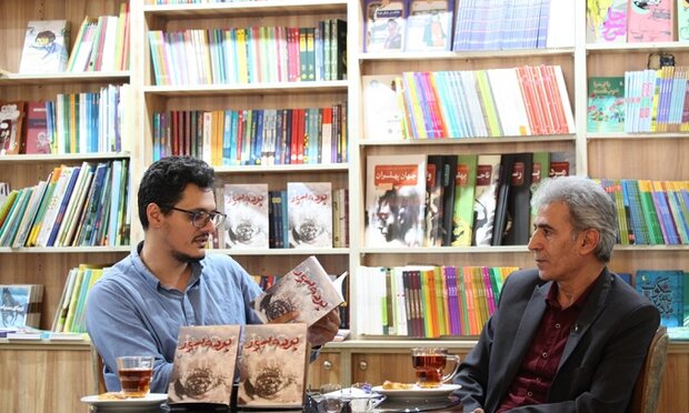 باید به گروهکهایی مانند کومله بیشتر پرداخت