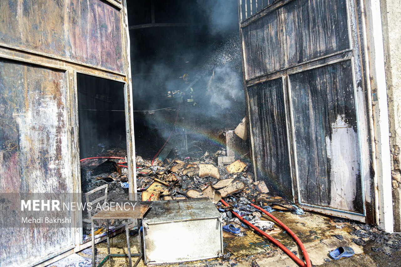 آتش سوزی در بازار زنجان اطفا شد