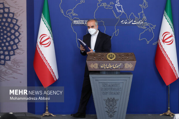 ناصر کنعانی سخنگوی جدید وزارت امور خارجه در اولین نشست خبری سخنگوی جدید وزارت امور خارجه حضور دارد
