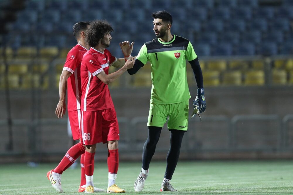 ارونوف هم درد و هم درمان پرسپولیس است/انتقادها سختگیرانه است