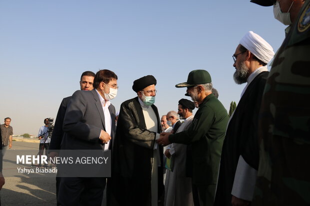 Raeisi visits Kermanshah province
