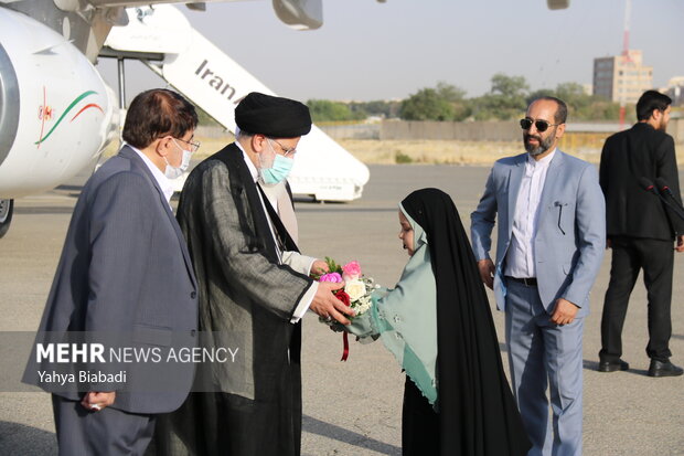Raeisi visits Kermanshah province
