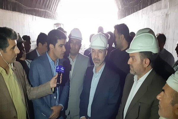 وزیر نیرو از پروژه تونل سیاه طاهر در ثلاث باباجانی بازدید کرد