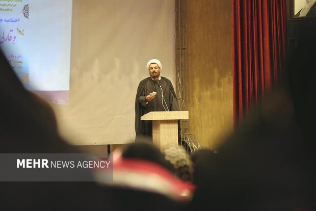 دنیای غرب در مقابل «فرهنگ حجاب» باید پاسخگو باشد