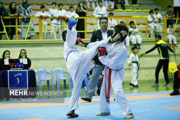کسب ۳مدال طلا توسط ورزشکاران جهرمی در مسابقات کاراته قهرمانی کشور کسب ۳مدال طلا توسط ورزشکاران جهرمی در مسابقات کاراته قهرمانی کشور