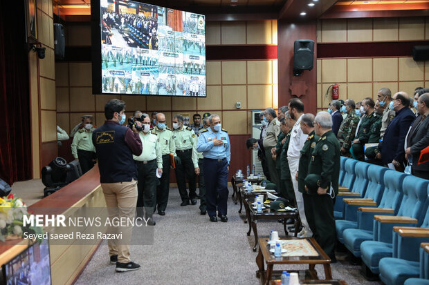  امیر سرتیپ عزیز نصیرزاده جانشین رئیس ستادکل نیروهای مسلح در حال ورود به سالن 
 مراسم اولین جشنواره سرباز ماهر؛ اشتغال و کارآفرینی است