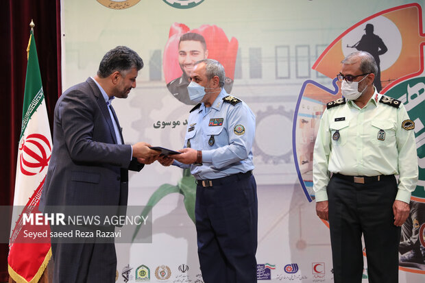 اولین جشنواره سرباز ماهر؛ اشتغال و کارآفرینی صبح امروز پنج شنبه ۲۳ تیر ۱۴۰۱ با حضور امیر سرتیپ عزیز نصیرزاده جانشین رئیس ستادکل نیروهای مسلح. سردار قاسم رضایی جانشین فرمانده کل انتظامی در محل فراجا برگزار شد