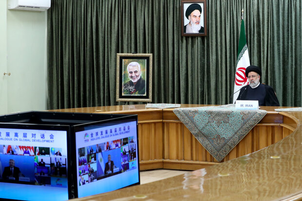 علیرغم تحریمهای آمریکا به همکاری با ایران ادامه میدهیم