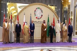 عدم سخنرانی رئیس امارات و فرستاده عمان در جلسه افتتاحیه نشست جده