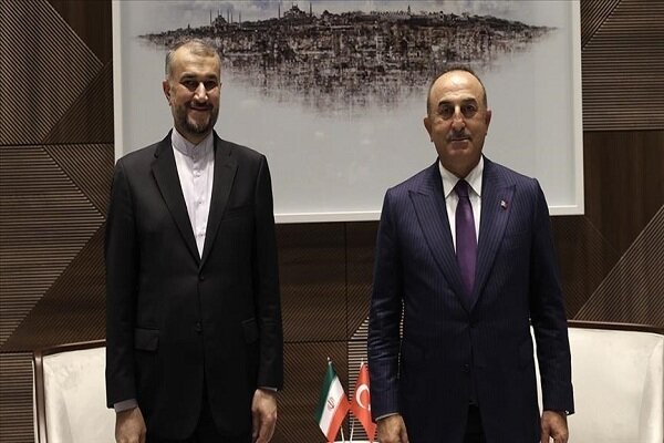 وزرای خارجه ترکیه و ایران گفتگو کردند