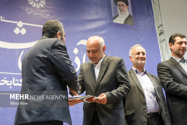 مراسم تکریم و معارفه مدیرکل کتابخانه های عمومی استان آذربایجان شرقی