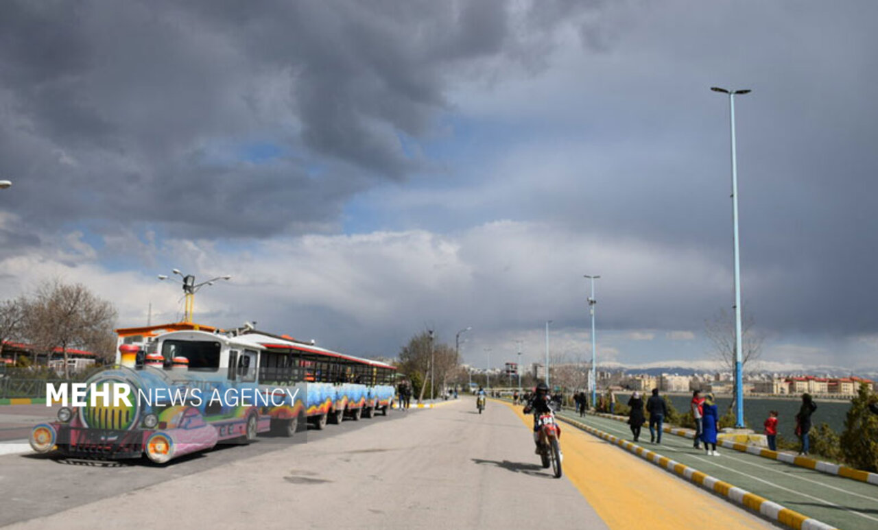 گذراندن «روز طبیعت»در سایه سار درختان و نسیم رودها