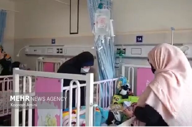 حضور مسئولان در بخش اطفال بیمارستان‌های بوشهر به مناسبت عید غدیر