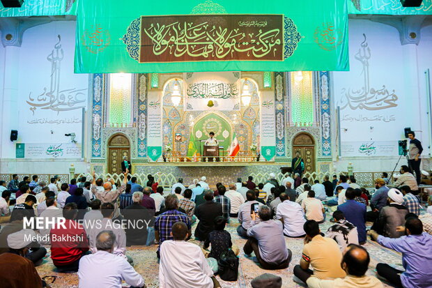 قم میں حرم مطہر میں عید غدیر کی مناسبت سے محفل جشن و سرور منعقد
