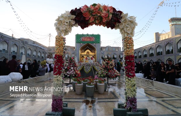 عید سعید غدیر کے موقع پر حرم امام رضا(ع) کا روحانی سماں
