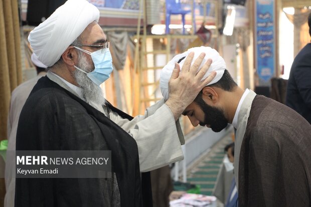 جشن عمامه گذاری طلاب به مناسبت غدیر در مصلی بوشهر برگزار شد