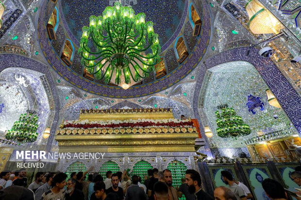 Japon Büyükelçi, Hz. Ali'nin (a.s) türbesini ziyaret etti Japon Büyükelçi, Hz. Ali'nin (a.s) türbesini ziyaret etti