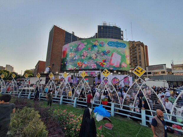 10-km long Ghadir festival kicks off in Tehran