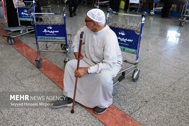 بازگشت حجاج بیت الله الحرام به مشهد