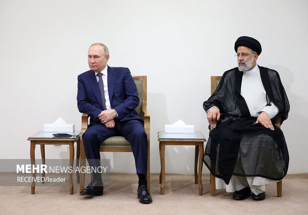Putin, Ayetullah Hamanei ile görüştü