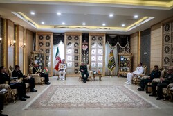 Boosting Iran-Oman military ties in favor of regional nations