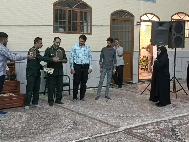 ظرفیت های فضای مجازی برای اهداف انقلاب استفاده شود