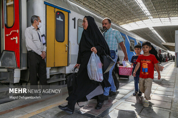 بهره برداری از دومین قطار مسافربری یزد - مشهد