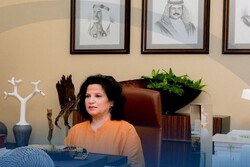 مقام بحرینی به دلیل عدم مصافحه با سفیر رژیم صهیونیستی برکنار شد