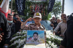 قزوین میں مدافع وطن شہید کی تشییع جنازہ