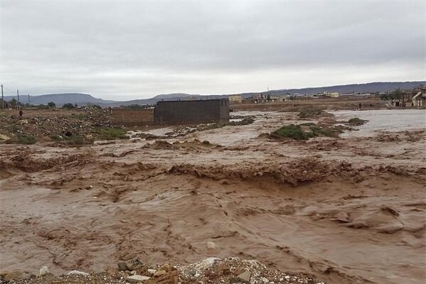 جاری شدن سیلاب در «دره تلخ» نورآباد ممسنی