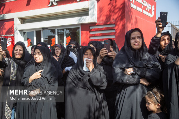 قزوین میں مدافع وطن شہید کی تشییع جنازہ
