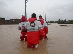 امداد رسانی به سیل زدگان در کرمان/ آماده باش کامل هلال احمر