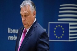 Hungarian PM calls for review of sanctions against Moscow