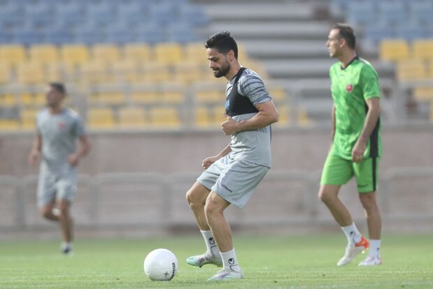 برد یحیی گل محمدی در بازی درون تیمی با بازیکنان پرسپولیس