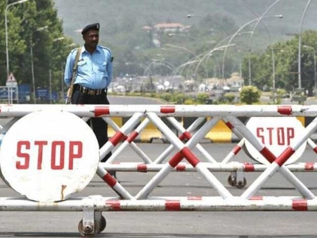 پاکستان میں وزیراعلیٰ پنجاب سے متعلق سماعت؛ ریڈزون میں گاڑیوں کے داخلے پر پابندی عائد