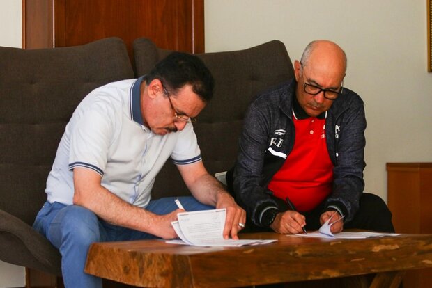 اقتدار سرمربی تراکتور و بیحاشیه شدن تیم/بردیف «بله قربانگو» نشد